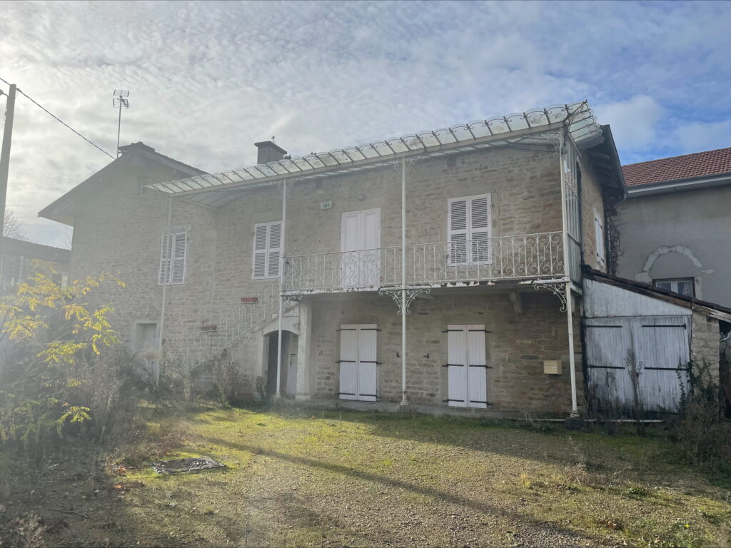 Le bâtiment de santé parentalité au centre de Ceyzériat avant Travaux